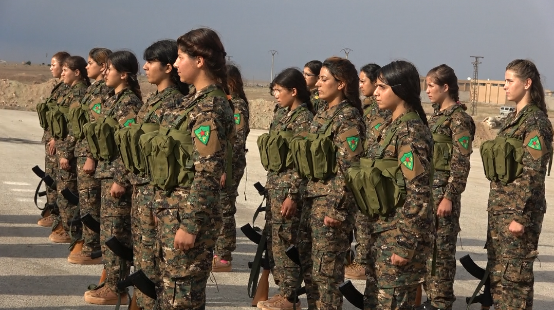 30 jinên ciwan tev li YPJ`ê bûn