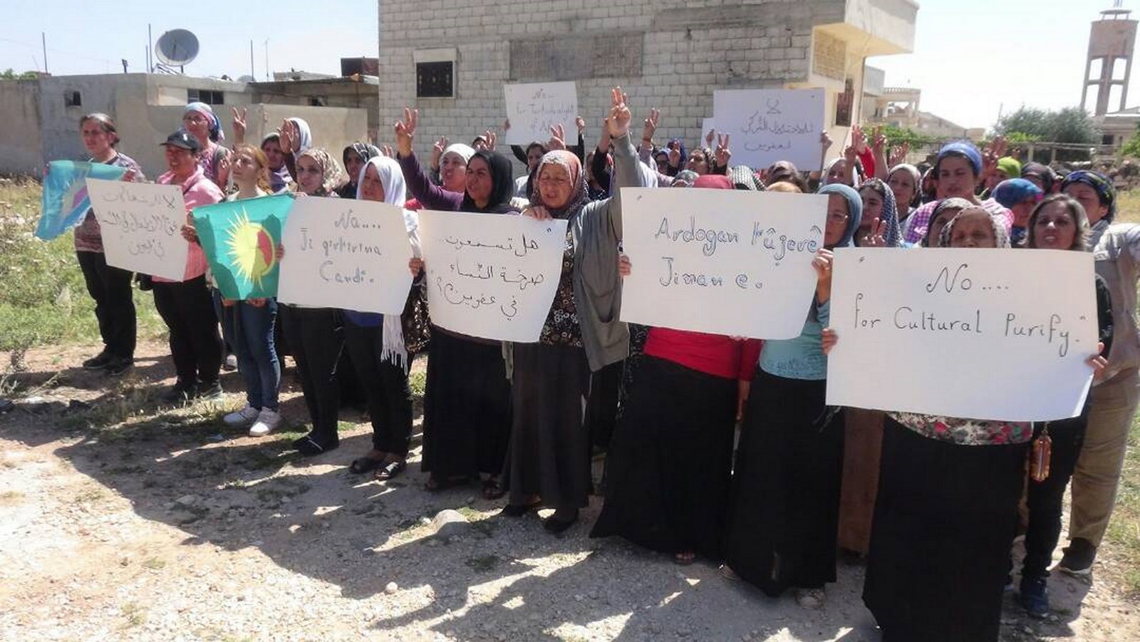 Dagirkeran ji Efrînê derxînin
