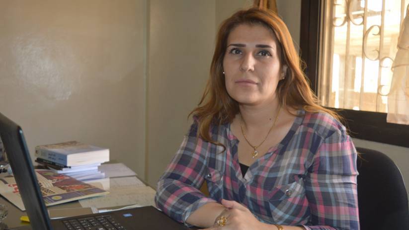 Helbesta yekê li ser keda jinê nivîsandiye