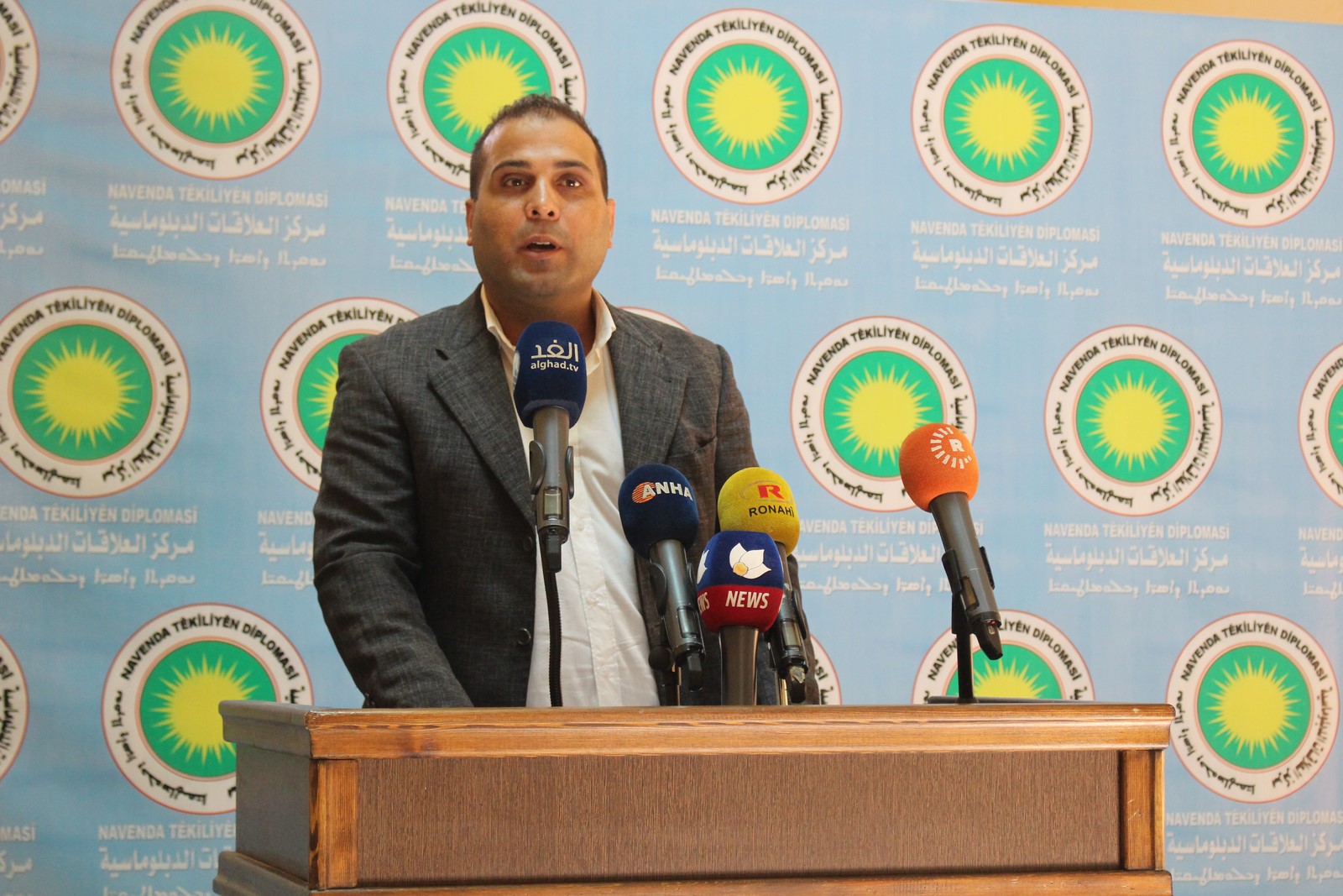Bi rêbazên leşkerî çareserî pêk nayê