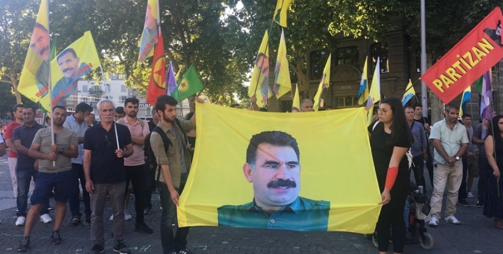 Em ê tecrîdê bişkînin, rêbertiyê azad bikin