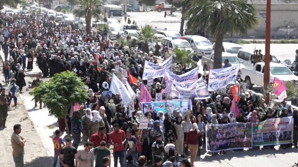 Şêniyên Reqa, Qamişlo û Kobanê li dijî  dewleta Tirk meşiyan