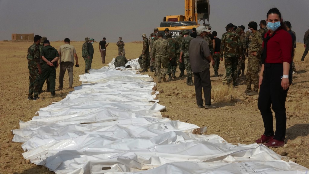 57 cenazeyên endamên tugaya 93. ji du gorên komî hatin derxistin