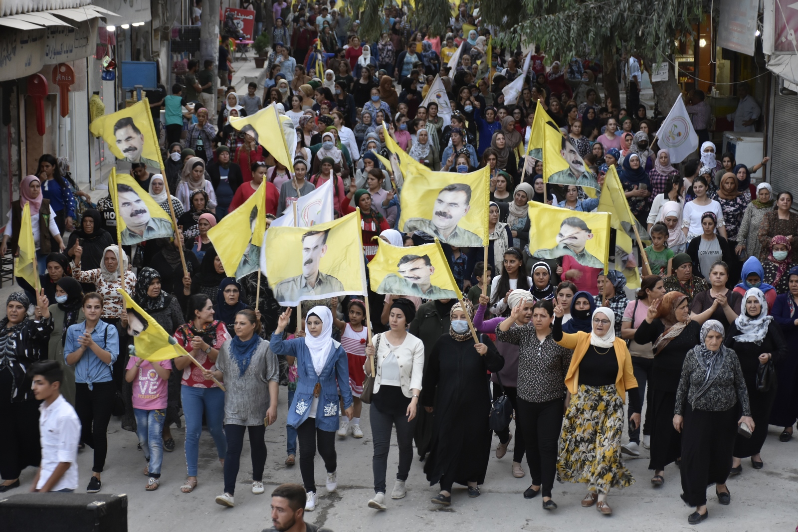Şêniyên Heleb û Dêrikê li dijî tecrîd û dagîrkeriyê li qadan bûn