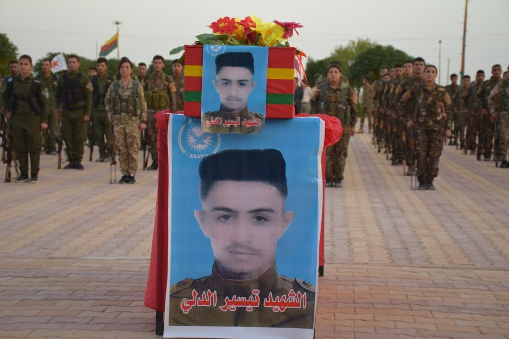Şêniyên Hesekê cenazeyê şehîd Tehsîr Delî veşartin