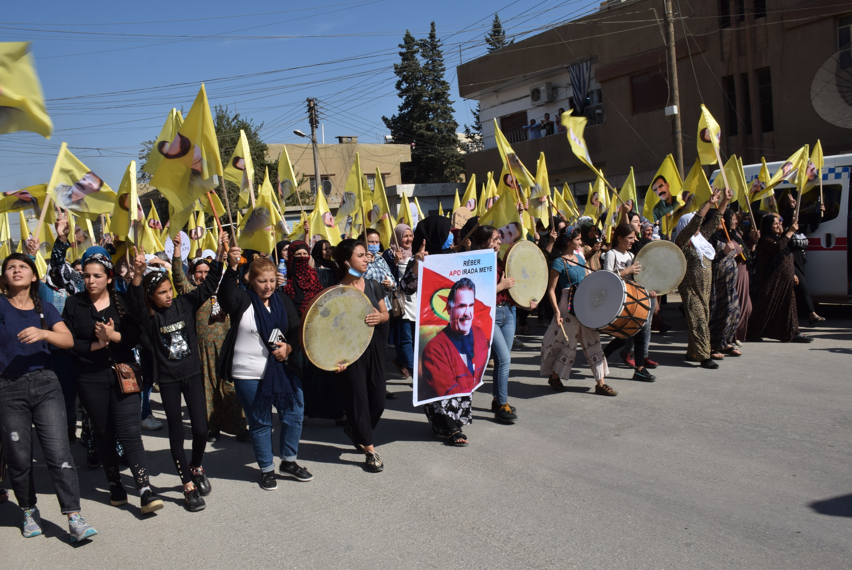 ​​​​​​​Şêniyên Qamişlo: Rêber Ocalan sembola aştiyê ye