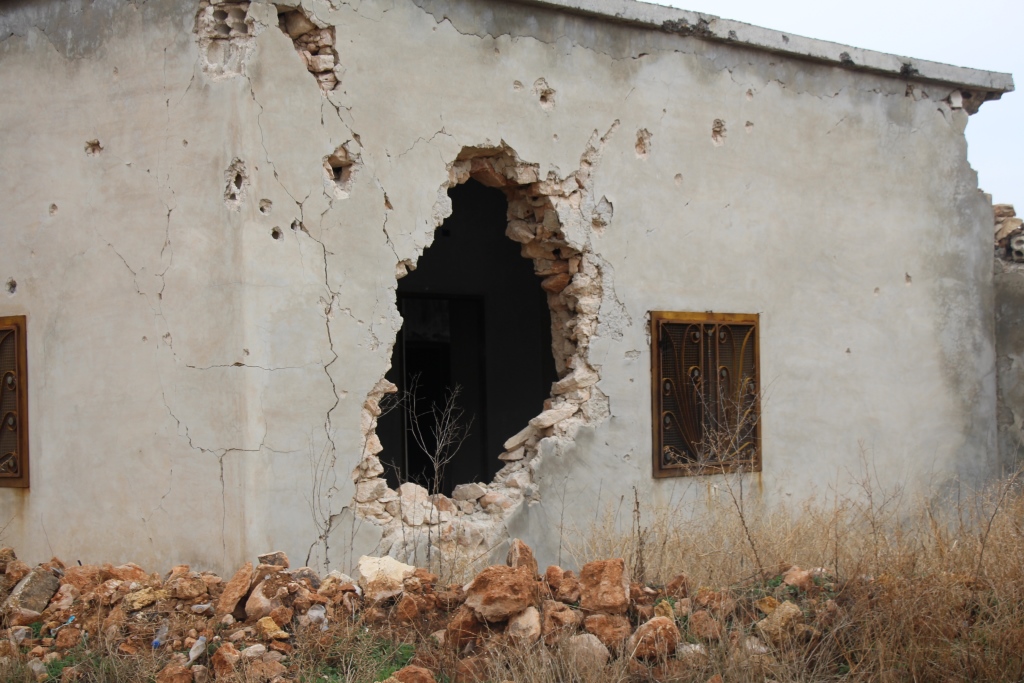 Li dijî sîvîlên li bakur û rojavayê Minbicê rojane topbaran heye