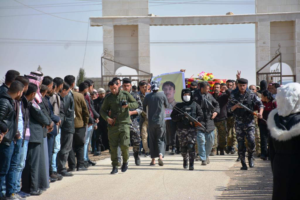 Li Kobanê û Şedadê merasimên cenazeyên şehîdan