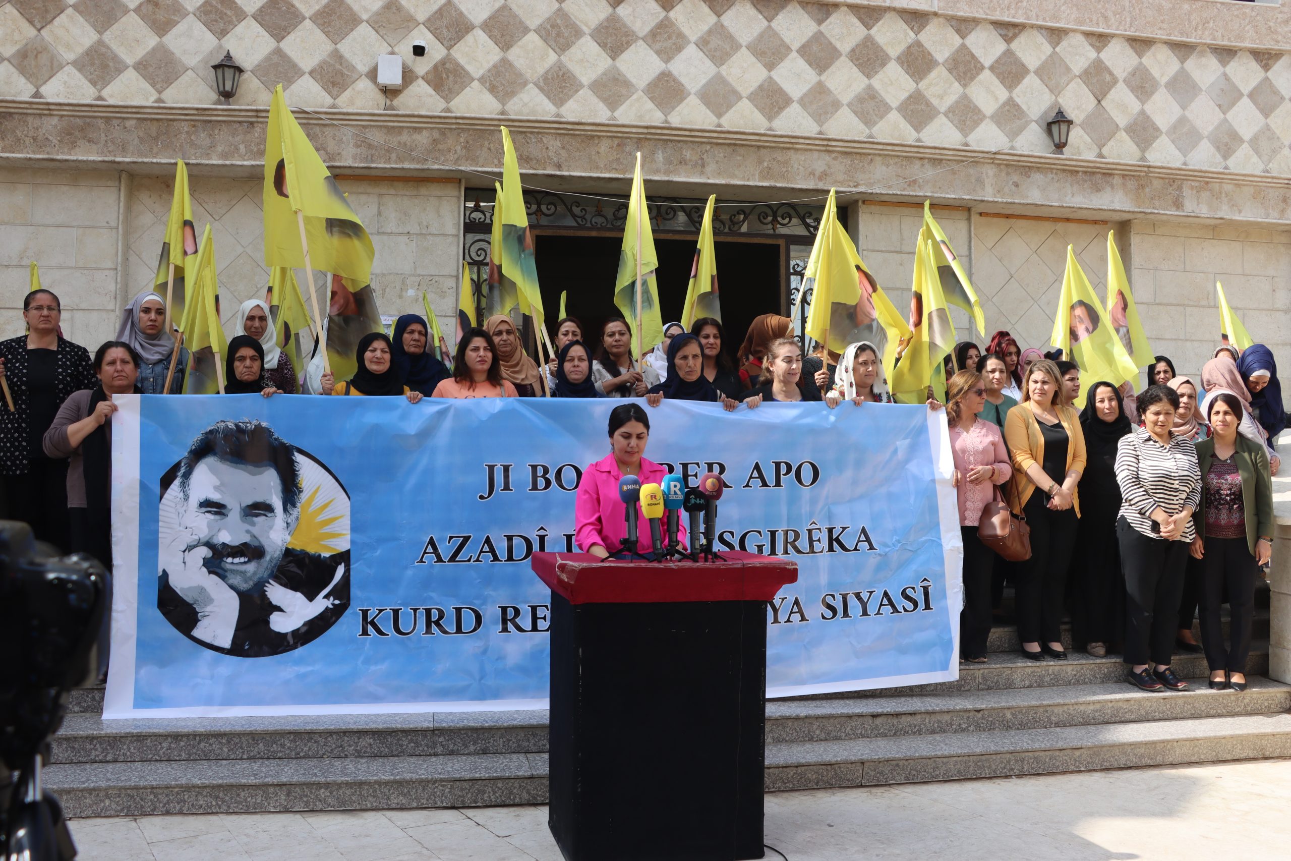 Ji Kongira Star piştgirî ji bona Kampaniya azadiya fîzîkî ya  Rêber Apo