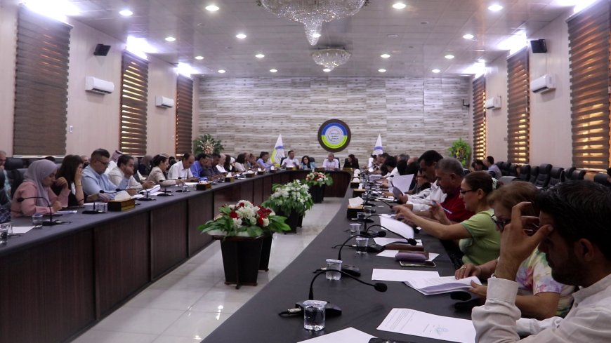 Meclisa Gelan a Demokratîk li ser guhertina gelek qanûnan nîqaş dike û erê dike,