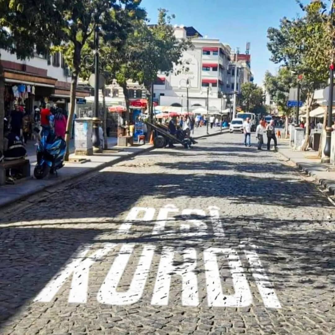 ‘Em ê li hemberî zext û tûndiyê govenda xwe bigerînin û sitranên xwe bistêrin’