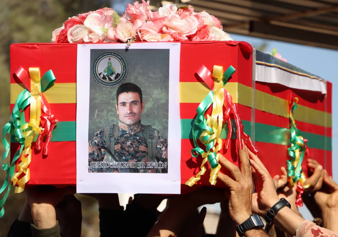 Koçberên Efrînê û Şêniyên Şehabyê 5 Şehîdên Xwe Oxir Kirin