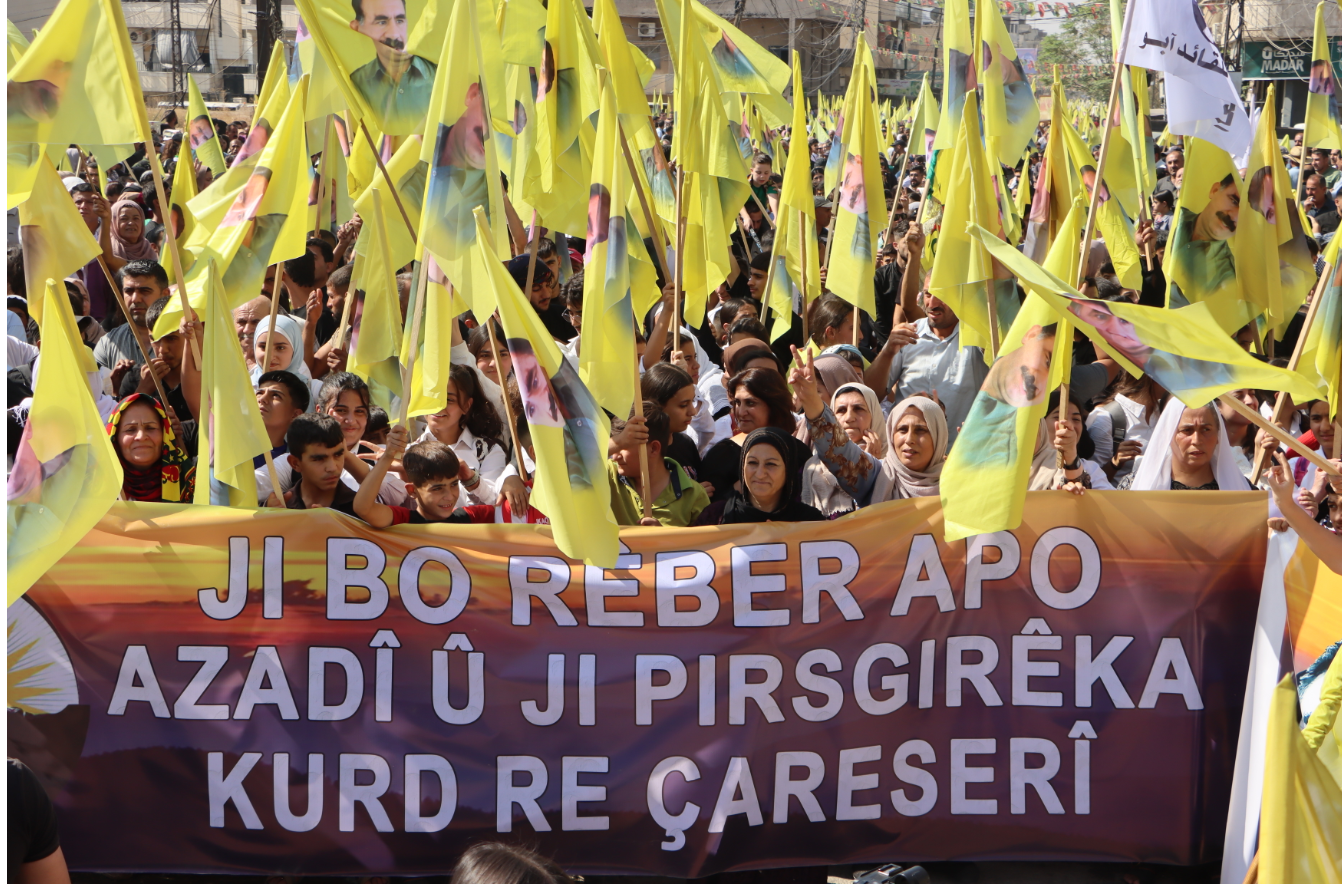 Dayîkên Aşîtiyê: Em ê li derdora Rêber Apo bibin xelekeke ji agir