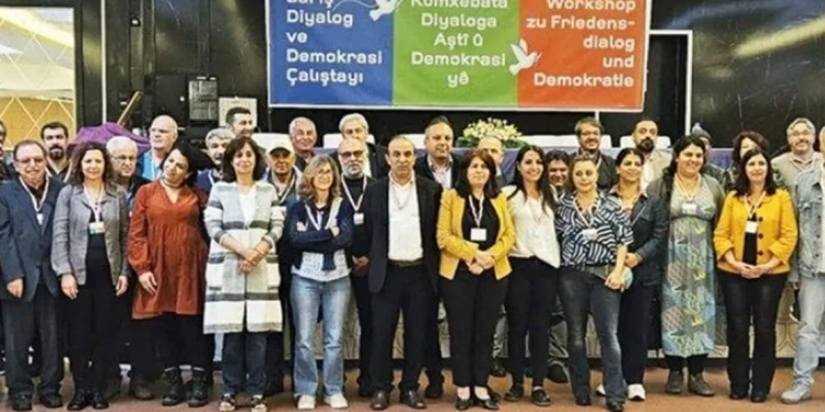 Zubeyde Zumrut: Mifteya aştiyê li Îmraliyê ye