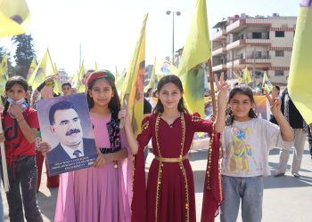 Bi kamîreya Ronahi
