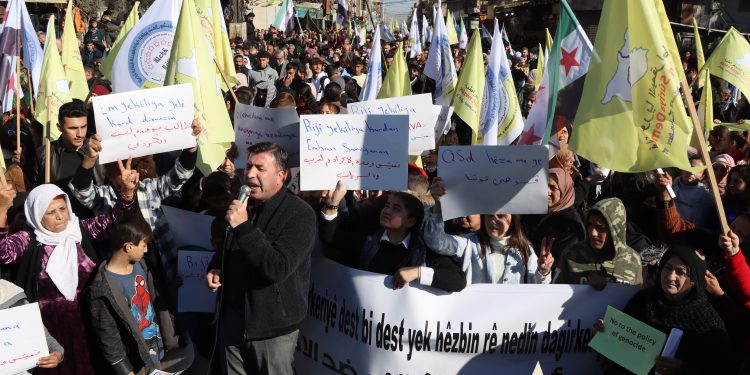 Ji bo piştgiriya QSD`ê û yekîtiyê kurdan gel daket qadan