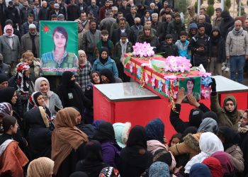 Bi merasîmeke girseyî şervana YPJ’ê Urûbe El-Kino li Qamişlo hat oxirkirin