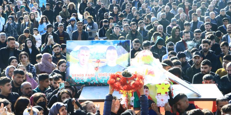 Cenazeyê Şehîd Ebdulezîz li Qamişlo hat oxirkirin