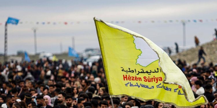 ‘Pêwîste rewşenbîr û hunermend piştgiriya QSD’ê bikin’