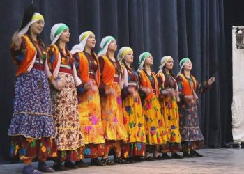 Têkoşîna jinê ya di qada çand û hunerê de