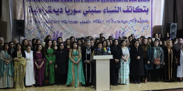 “Bi hevgirtina jinan em ê Sûriya demokratîk ava bikin”