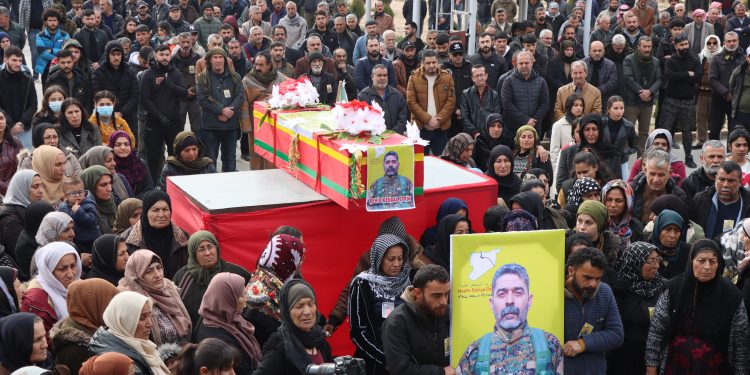 Bi merasîmekê 3 Şehîdên doza azadiyê hatin oxirkirin