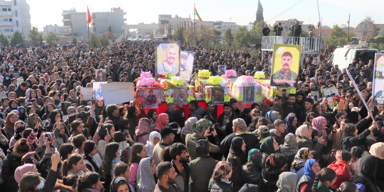 Li Qamişlo bi marasîmeke girseyî 5 cangorî hatin oxirkirin