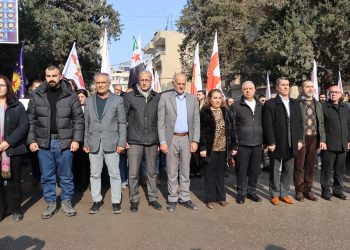 Pêkhateyên Suriyan ji bo parastina mafê xwe di Sûriya nû de çalakiyeke pirotestoyî lidarxistin