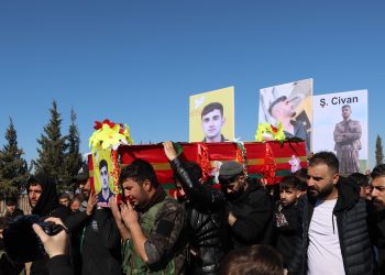 Li Amûdê merasîma 3 şehîdan hat lidarixstin