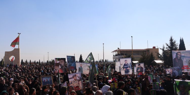Şehîd roniya rêya gelan e