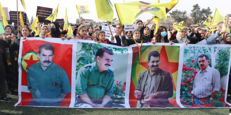 Jinên kantona Cizîrê Komploya Navnetewî şermezar kirin