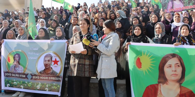 ‘Em ê tola şehîd Salîhe rakin û şoreşa jinan serbixin’