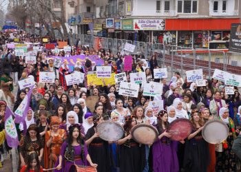‘Jin azadiya xwe di azadiya Rêber Apo de dibînin’