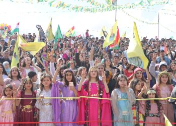 Cejna Newrozê li gundewarê Tirbespiyê