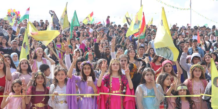 Cejna Newrozê li gundewarê Tirbespiyê