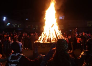 Li bajarê Qamişlo Taxa Cûdî agirê Newrozê hat pêxistin