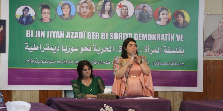 Bi boneya 8`ê Adarê Kongra Star li Qamişlo panelek li dar xist