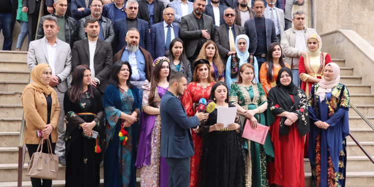 Yekîtiya Parêzeran banga bidawîkirina binpêkirinên li dijî mezheba Elewî pêk tê kir