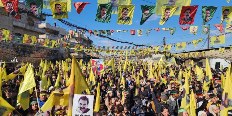 Dewlet an jî hikumet çareseriya demokratîk pêş naxin