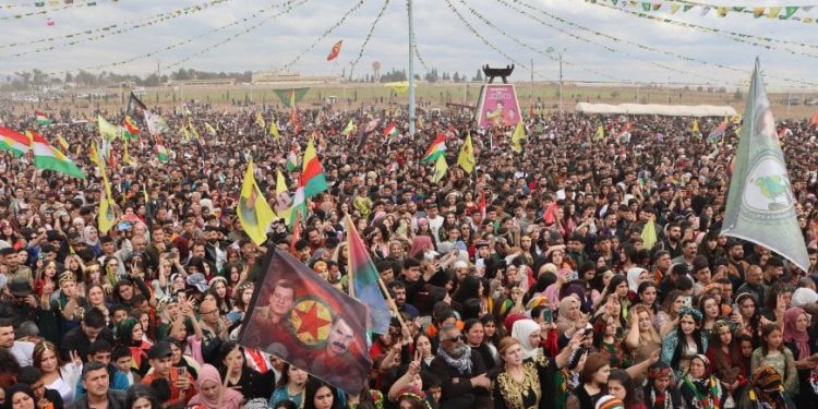 Newroza 2025’an nîşaneya rengê hevgirtina biryatiya gelan bû