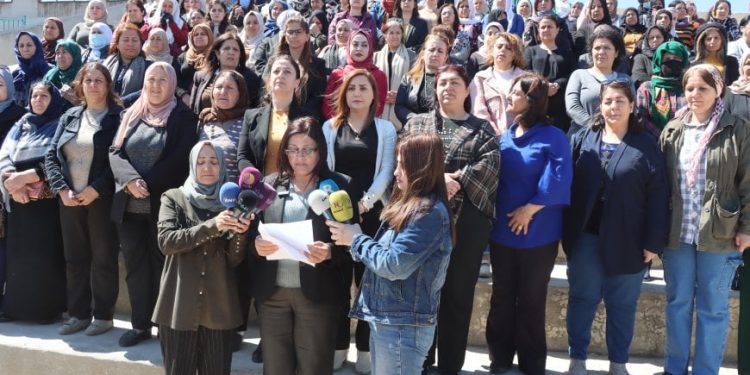 ‘Jinên Bakur û Rojhilatê Sûriyê tevahî jinên Sûriyê hembêz dikin’