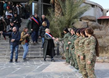 ‘Şandeyên welatên Ewropî û Ereban YPJ’ê sîwana hemû jinan dibînin’