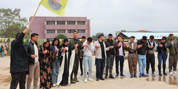 Zanîngeha Rojava rojbûna Rêber Apo pîroz kir