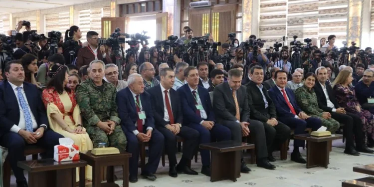 ‘Em bi hêviya çareserkirina doza kurdî ne’