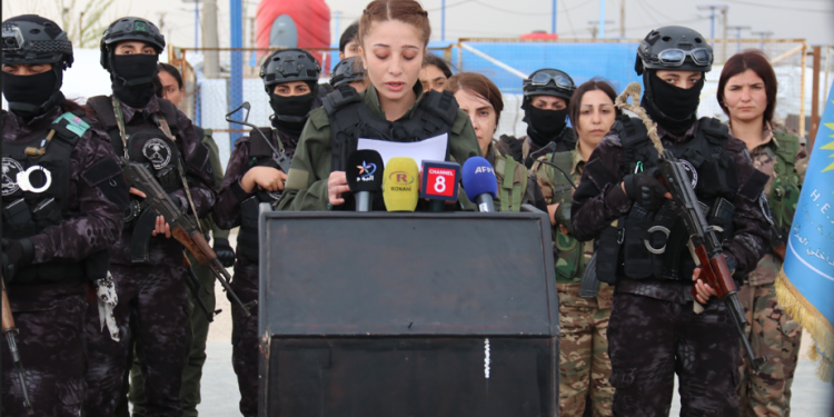 Hêzên Ewlekariyê ya Jin dijî şaneyên DAIŞ’ê li kampa Roj operasyon da destpêkirin