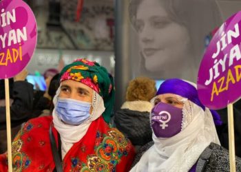 Gelo hebûna jina azad di civakê de ewqas bi hesab û tirs e?
