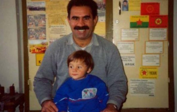 Helbesta Abdullah Ocalan a ji bo zarokan cara yekem hate xwendin