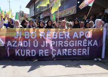 Bi meşeke girseyî gel ji bona azadiya fîzîkî ya Rêber Apo meşiya
