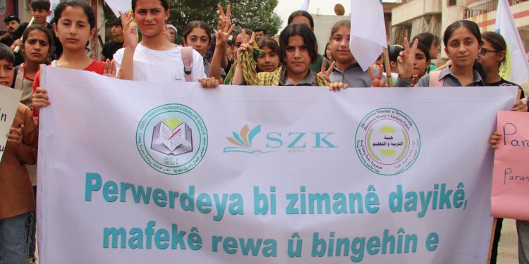 ‘Perwerdeya bi zimanê dayîkê mafekî rewa û bingehîne’