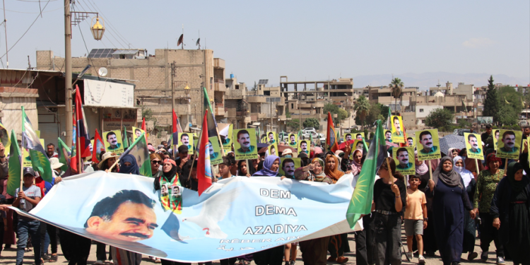 ‘Dem dema azadiya Rêber Apo ye’